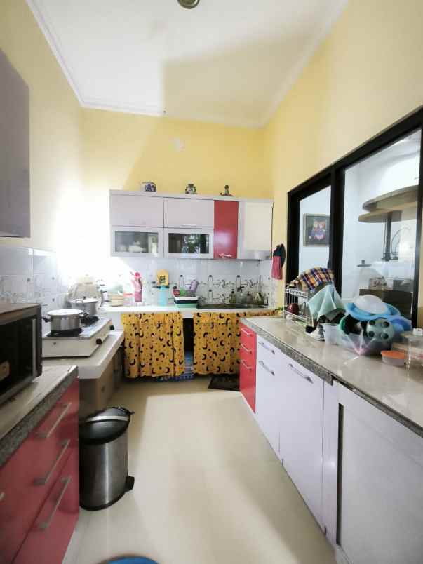 dijual rumah rungkut asri utara