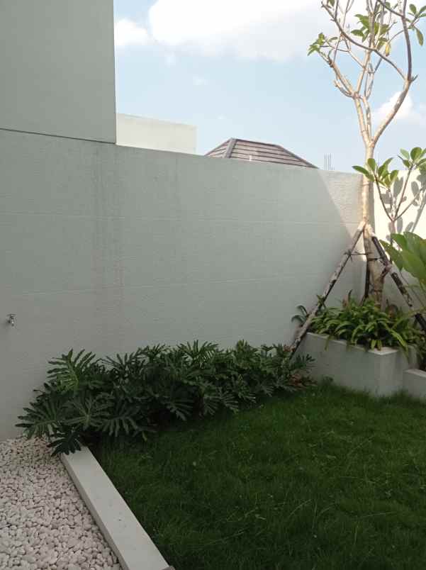 dijual rumah sambiroto