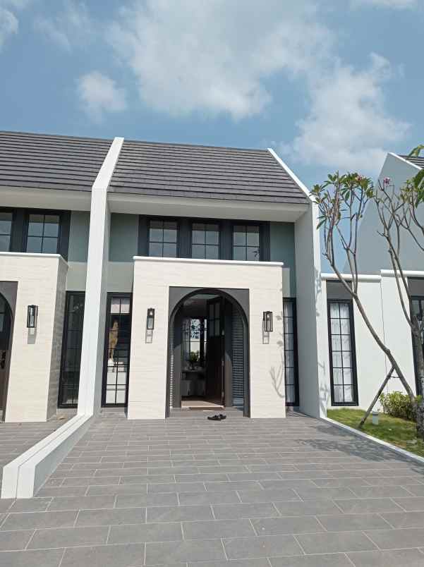 dijual rumah sambiroto