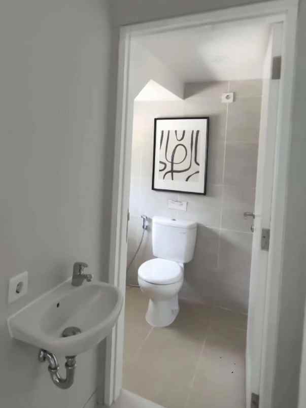 dijual rumah sambiroto