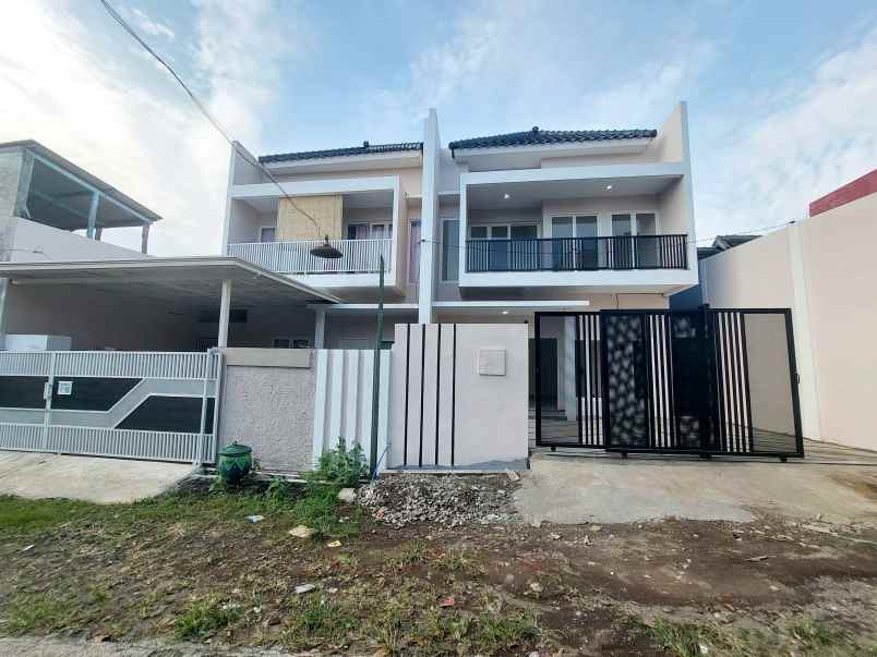 dijual rumah saptorenggo
