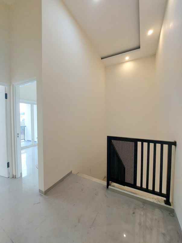 dijual rumah saptorenggo