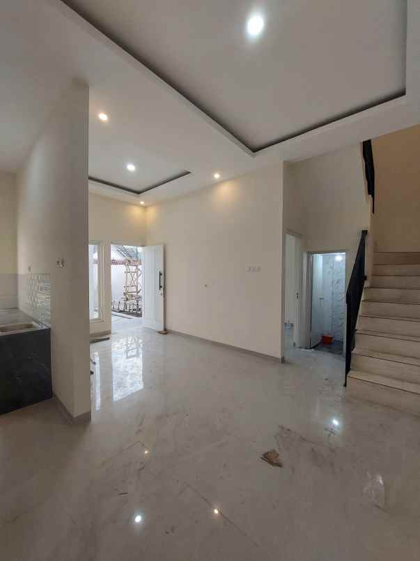 dijual rumah saptorenggo