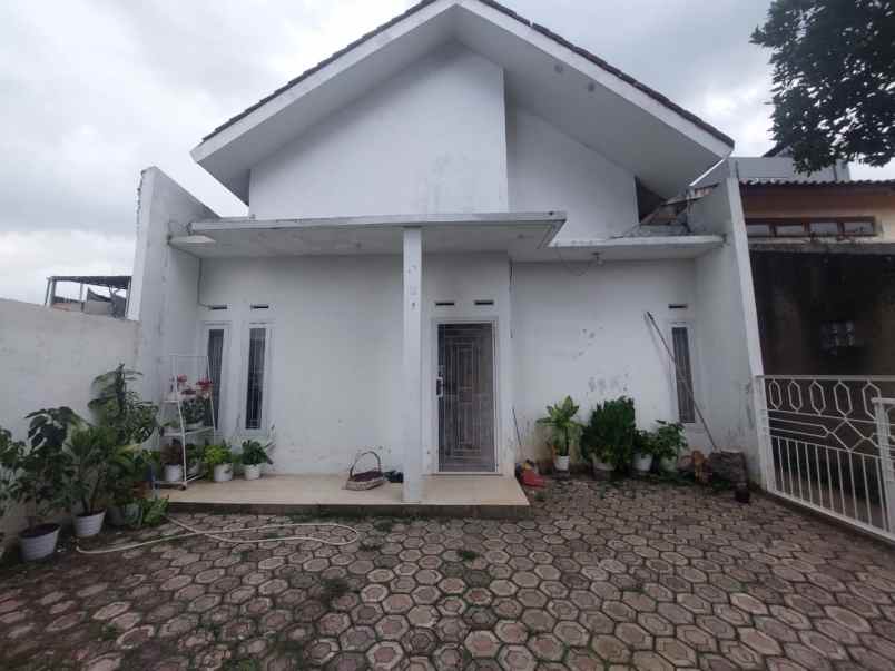 dijual rumah sarimadu