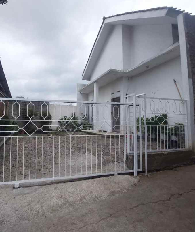 dijual rumah sarimadu