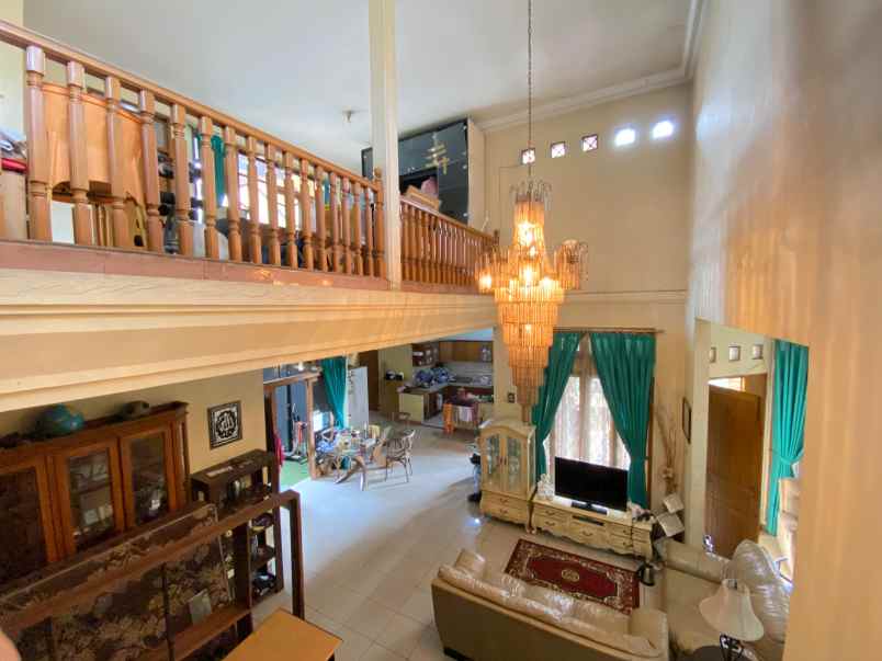 dijual rumah sayap holis caringin