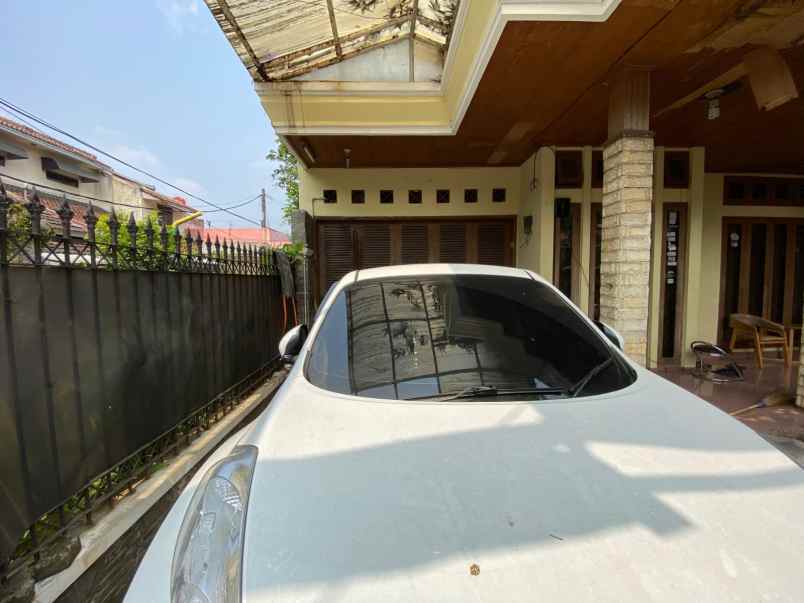 dijual rumah sayap holis caringin