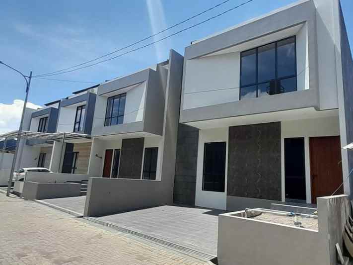 dijual rumah sayap setra duta