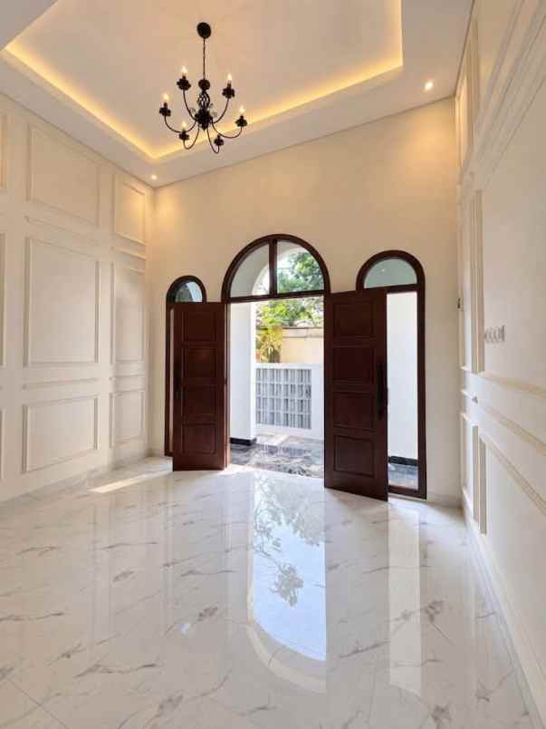 dijual rumah sd model