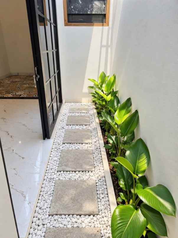 dijual rumah sd model
