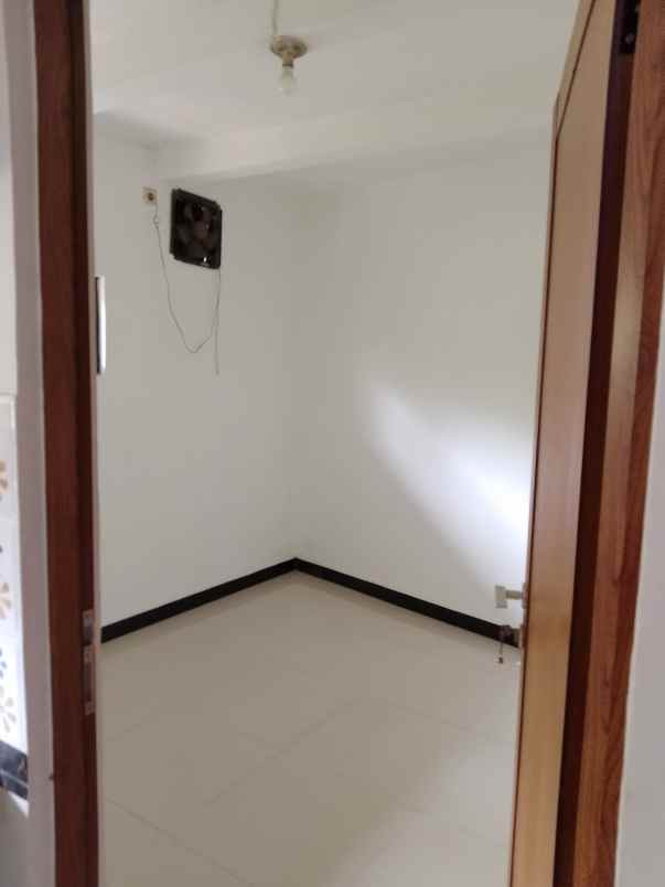 dijual rumah second 2lt kokoh terawat di kramat jati