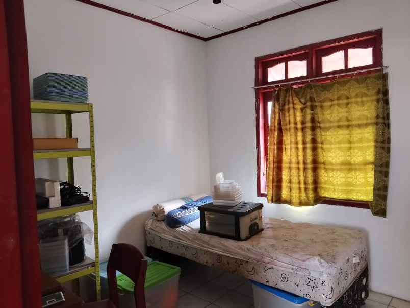 dijual rumah second 2lt kokoh terawat di kramat jati