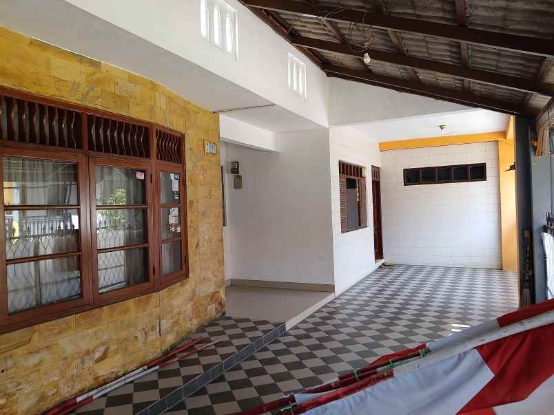 dijual rumah second 2lt kokoh terawat di kramat jati