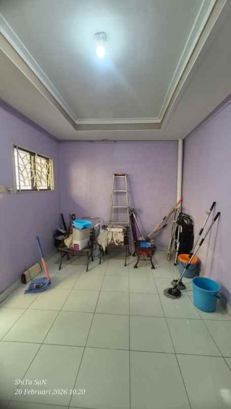 dijual rumah second terawat di pancoran mas depok