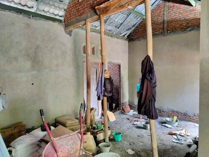 dijual rumah selomartani