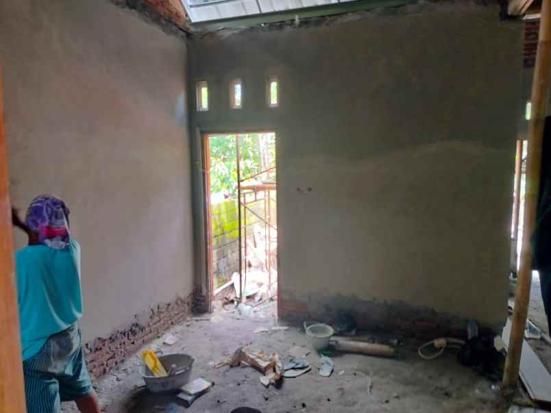 dijual rumah selomartani