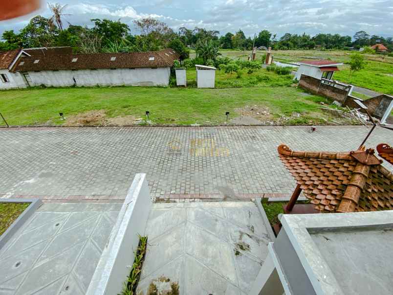 dijual rumah selomartani