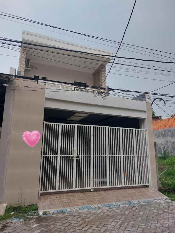 dijual rumah semampir