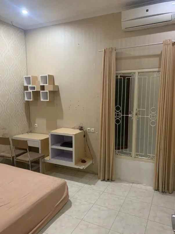 dijual rumah semi furnish strategis radio dalam