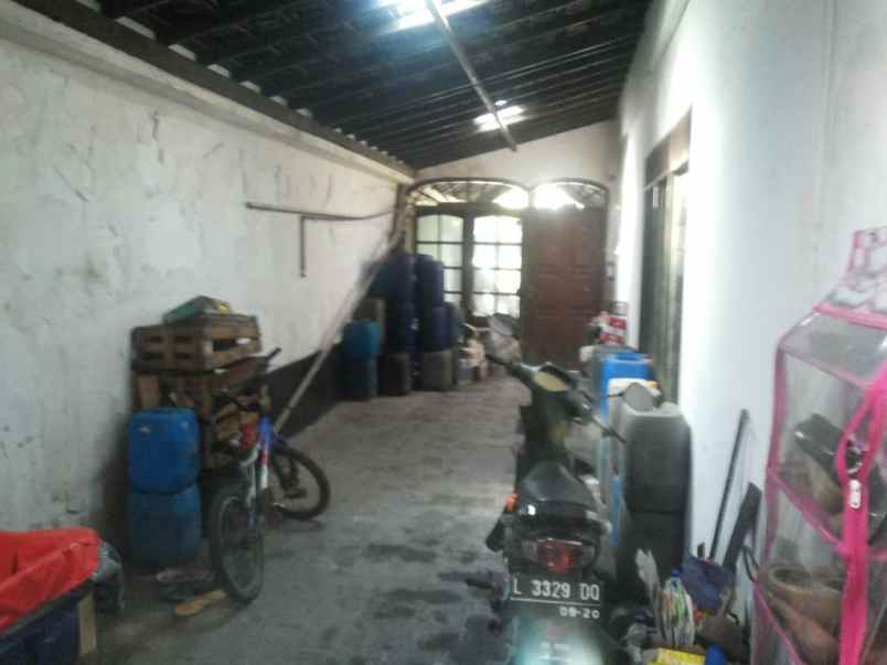 dijual rumah semolowaru