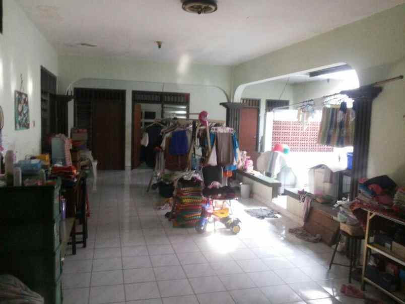 dijual rumah semolowaru