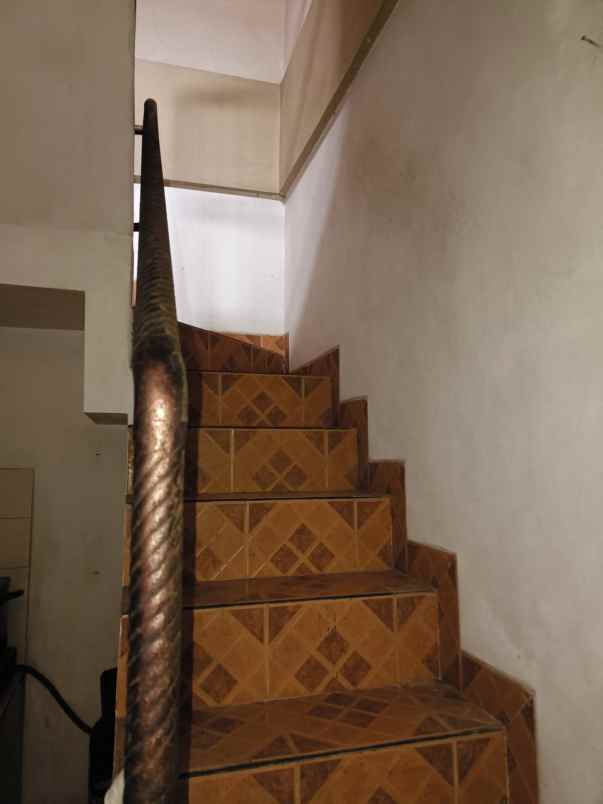 dijual rumah senayan