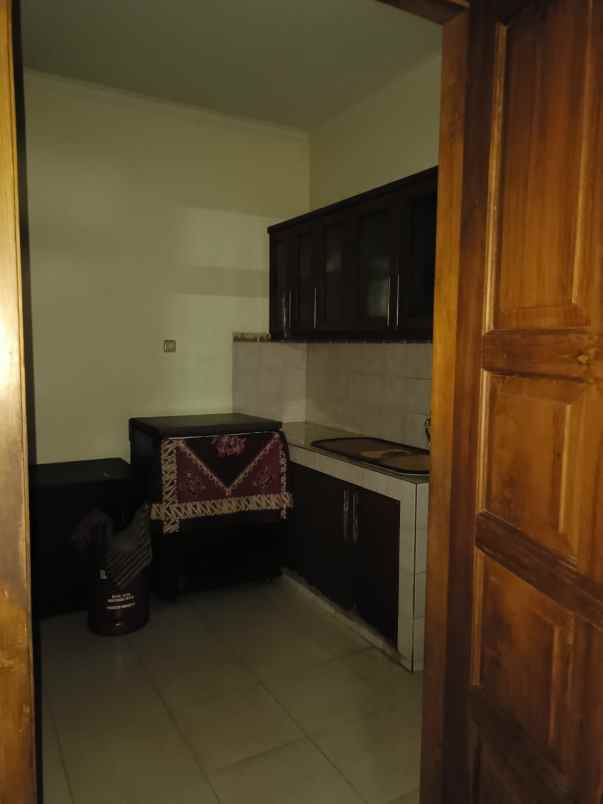 dijual rumah senayan