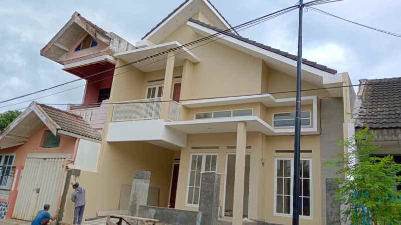 dijual rumah sengkaling