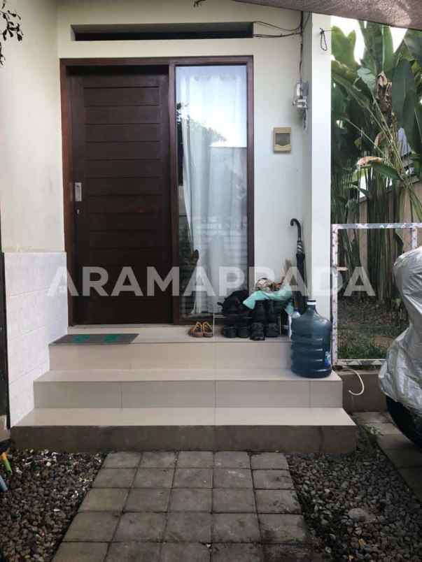 dijual rumah serongga