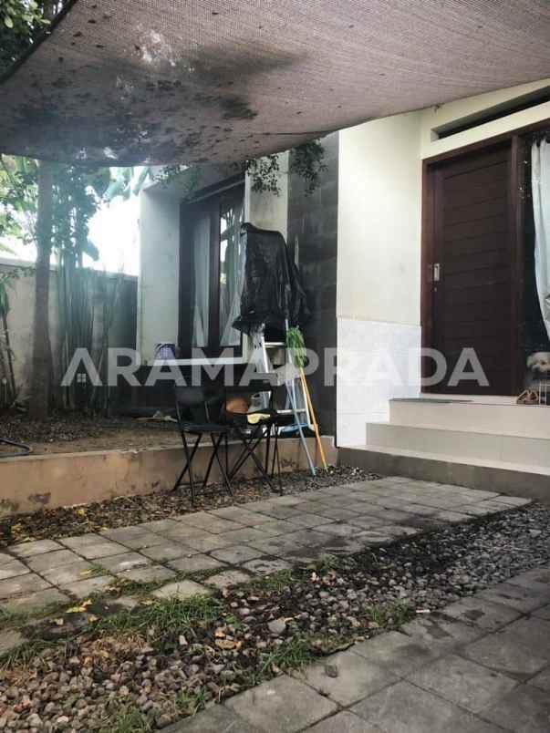 dijual rumah serongga