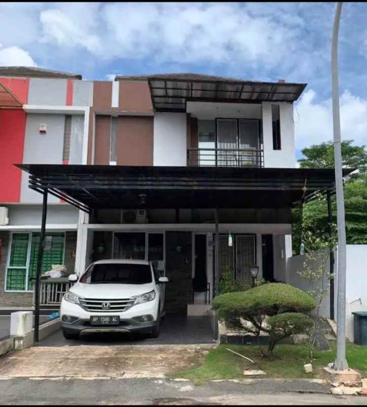 dijual rumah siap huni lokasi strategis dekat sekolah