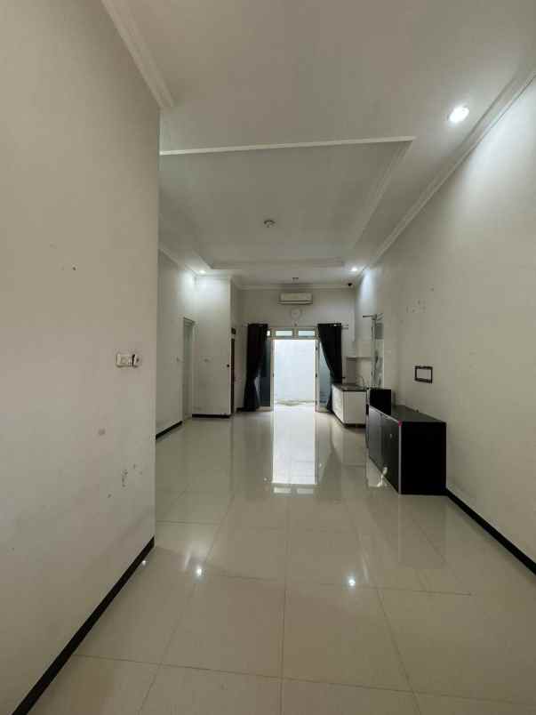 dijual rumah siap huni manyar tirtoyoso surabaya