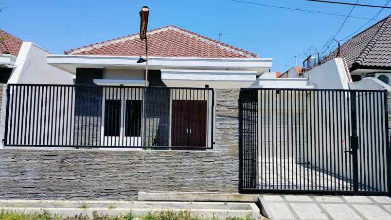 dijual rumah siap huni manyar tirtoyoso surabaya