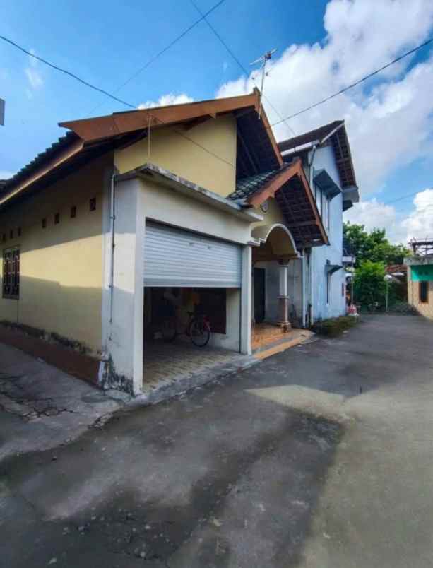 dijual rumah sidokarto