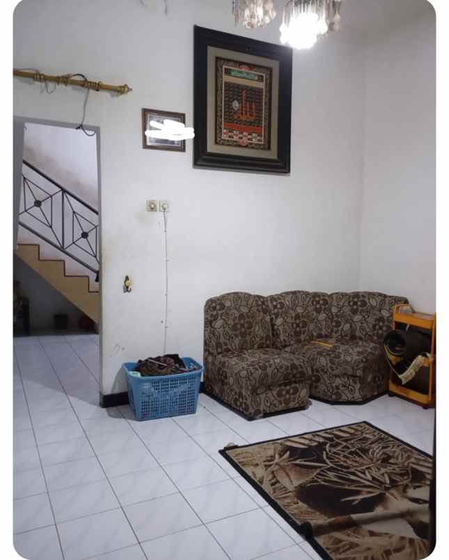 dijual rumah simokerto kwagean