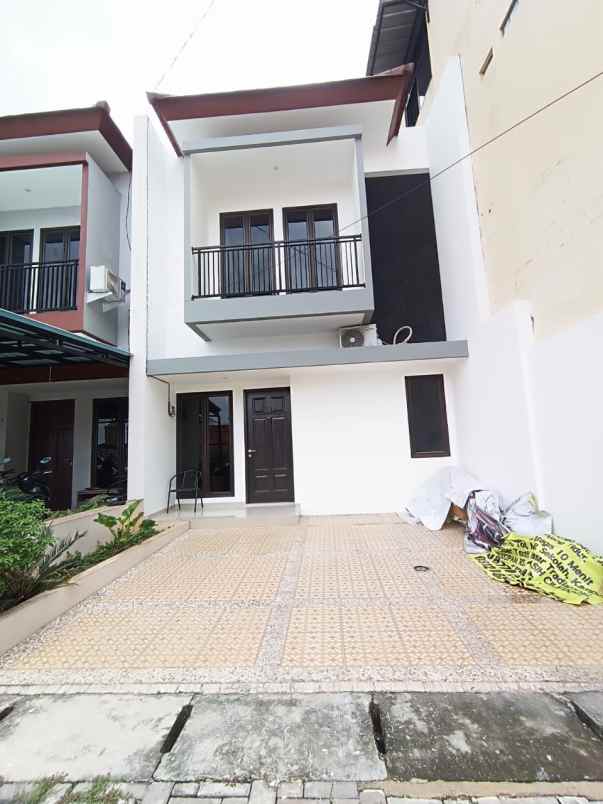 dijual rumah sip441a