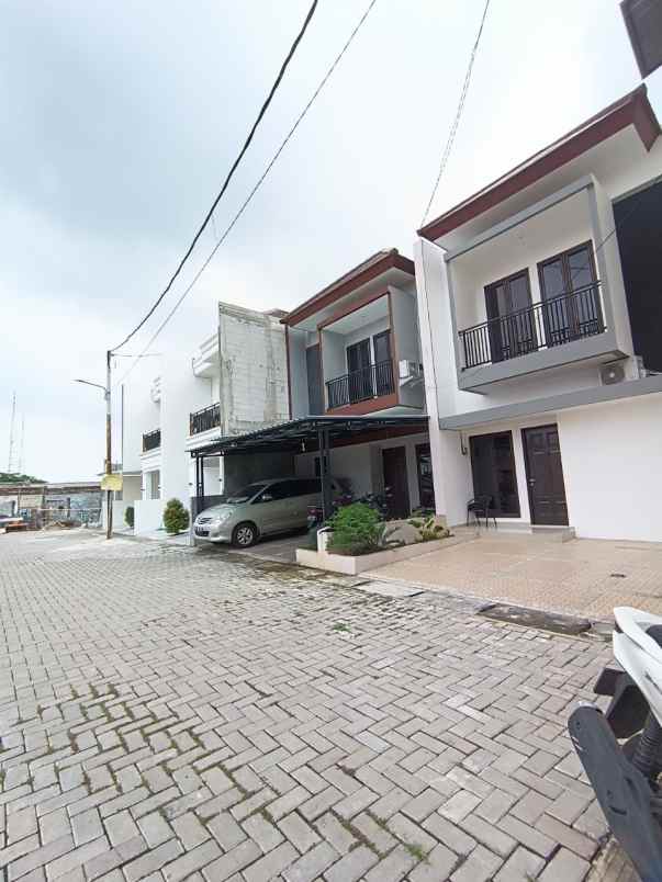 dijual rumah sip441a