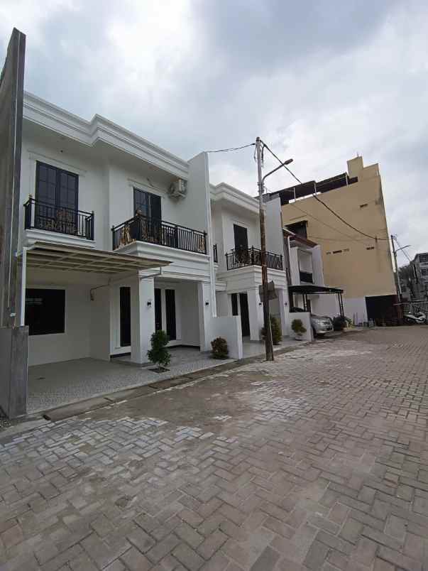 dijual rumah sip441a