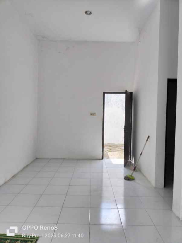 dijual rumah spbu manisrenggo