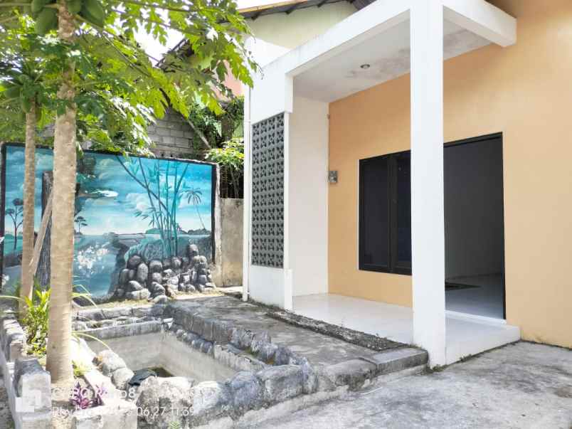 dijual rumah spbu manisrenggo