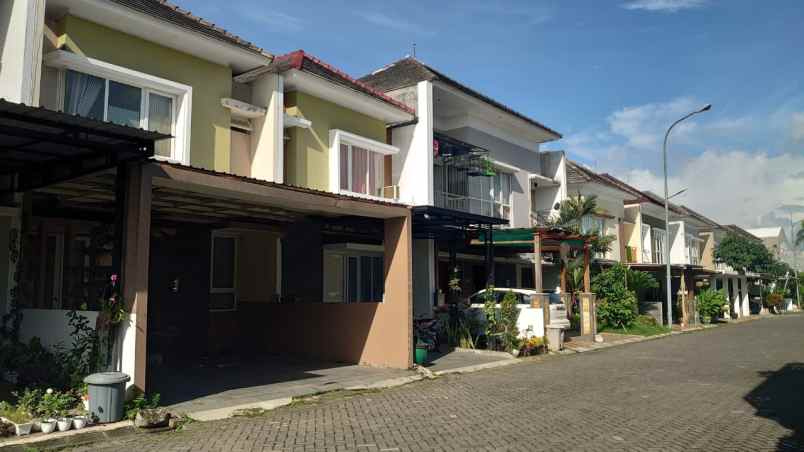 dijual rumah springhill garden