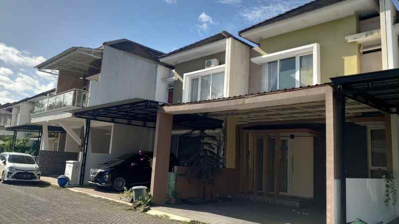 dijual rumah springhill garden