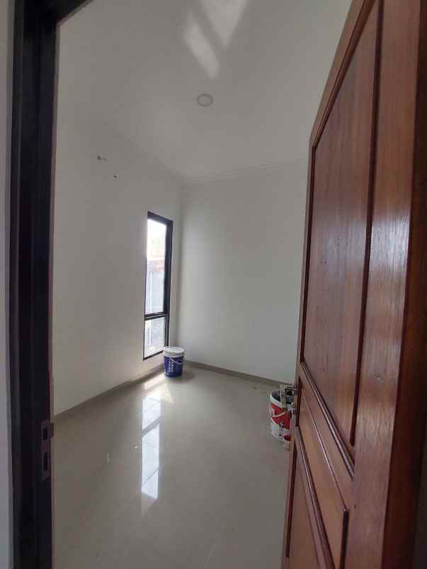 dijual rumah sukatani