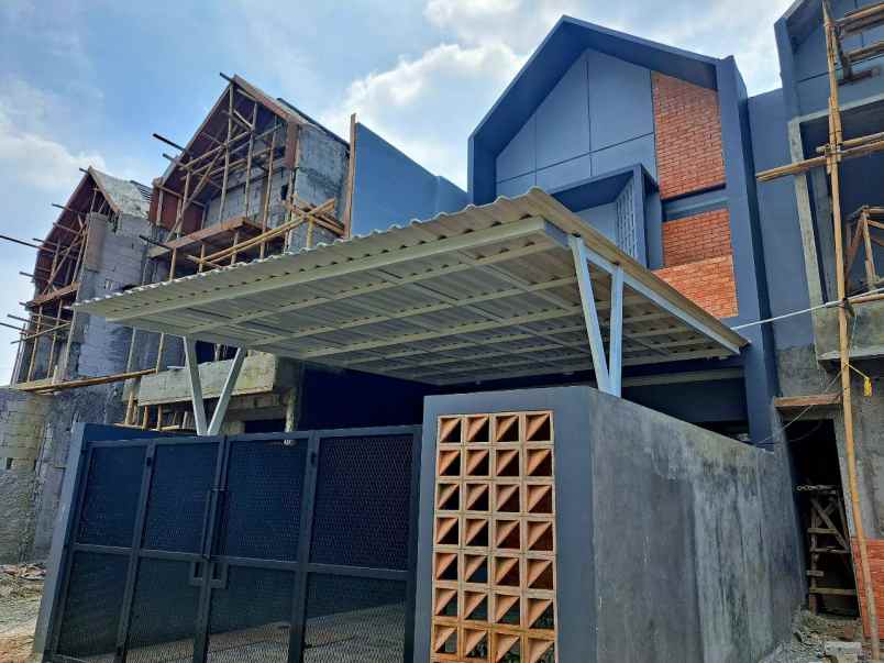 dijual rumah sukatani