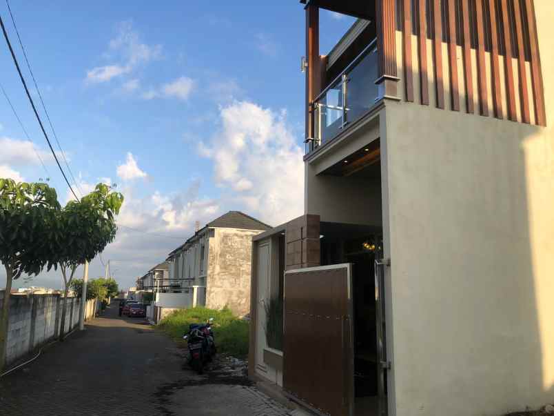 dijual rumah sukun malang