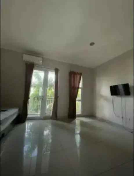 dijual rumah summarecon bluebell