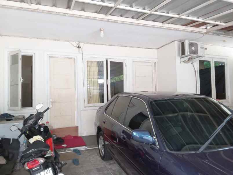 dijual rumah summarecon bluebell