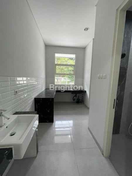 dijual rumah sutorejo