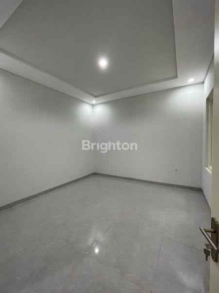 dijual rumah sutorejo