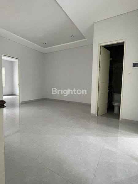 dijual rumah sutorejo